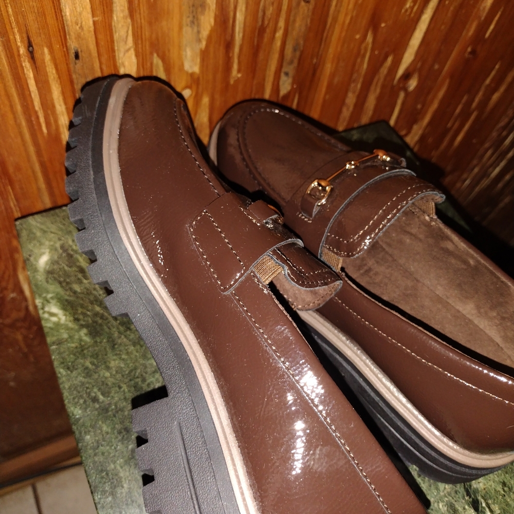 Shoes - Picture 3 of 8